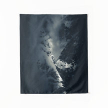 山の上の闇と雲