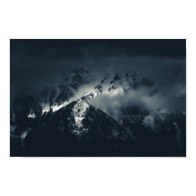 山の上の闇と雲