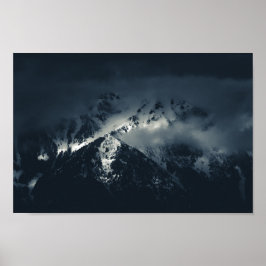 山の上の闇と雲 ポスター