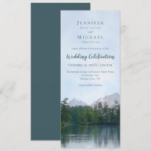 山の中の湖の素朴な自然結婚