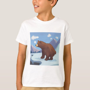 山の中の茶色の熊 Tシャツ