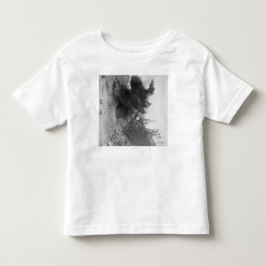 山の側面の爆発性の送風の間の トドラーTシャツ (正面)