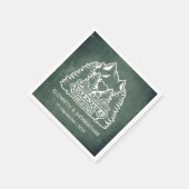 山の冒険が始まる グリーンチョークボードのウェディング スタンダードカクテルナプキン (角)