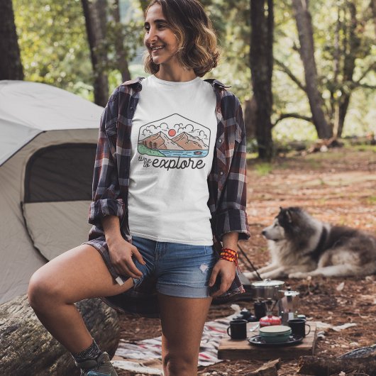 山の冒険の時間です Tシャツ
