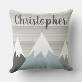 山の冒険の枕と名前Wooden クッション (裏面)