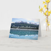 山の反射のお祝いカード カード (黄色い花)