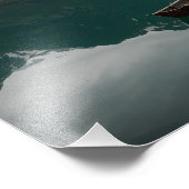 山の反射の写真を持つ古いボート フォトプリント            (角)