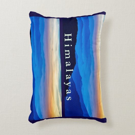 山の向こうの素敵な色のネパールの夕日 アクセントクッション (正面(垂直))