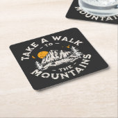 山の外の冒険に散歩する スクエアペーパーコースター (アングル)