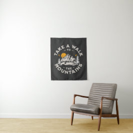 山の外の冒険に散歩する タペストリー