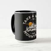 山の外の冒険に散歩する マグカップ (正面左)