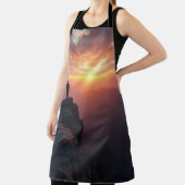 山の威厳のある頂上から見る日の出 エプロン (インサイチュ)