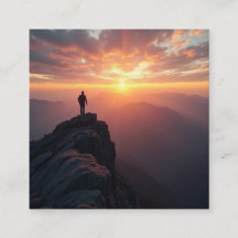 山の威厳のある頂上から見る日の出