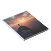 山の威厳のある頂上から見る日の出 ノートパッド (アングル)