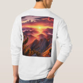 山の威厳のある頂上から見る日の出 Tシャツ (裏面)