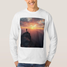 山の威厳のある頂上から見る日の出