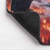 山の山火事を見る禿鷲 マウスパッド (コーナー)