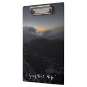 山の峰に浮かぶ威厳のある火山の夕日 クリップボード (左)