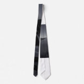 山の峰に浮かぶ威厳のある火山の夕日 ネクタイ (裏面)