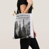 山の新しい世界への入り口 トートバッグ (クローズアップ)