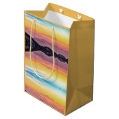 山の日没、空の上と下 ミディアムペーパーバッグ (裏面アングル)