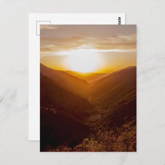 山の景色の上の夕日 ポストカード (正面/裏面)