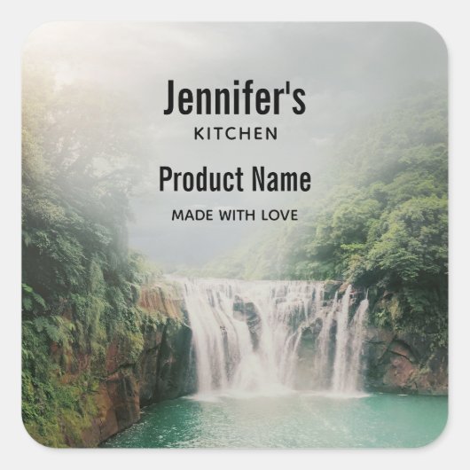 山の森のキッチンで素敵な滝 スクエアシール (正面)