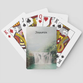 山の森の美しい滝 トランプ