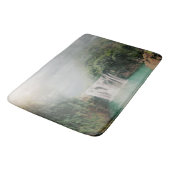 山の森の美しい滝 バスマット (アングル)