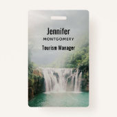 山の森の美しい滝 バッジ (正面)