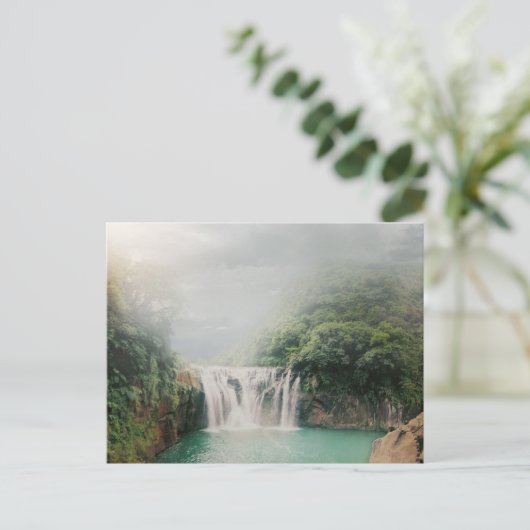 山の森の美しい滝 ポストカード (スタンド正面)