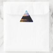 山の湖に虹の夕日 三角形シール (バッグ)