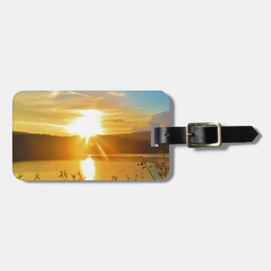 山の湖の矢印に日没 ラゲッジタグ (正面横)