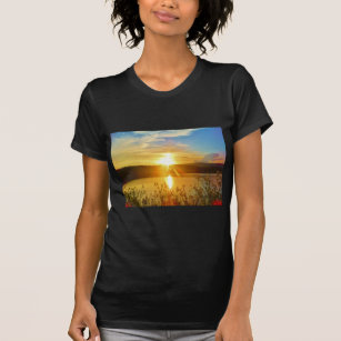 山の湖の矢印に日没 Tシャツ