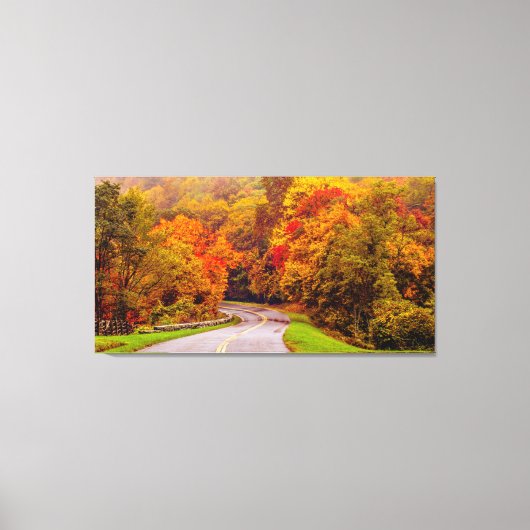 山の秋の季節 キャンバスプリント (正面)