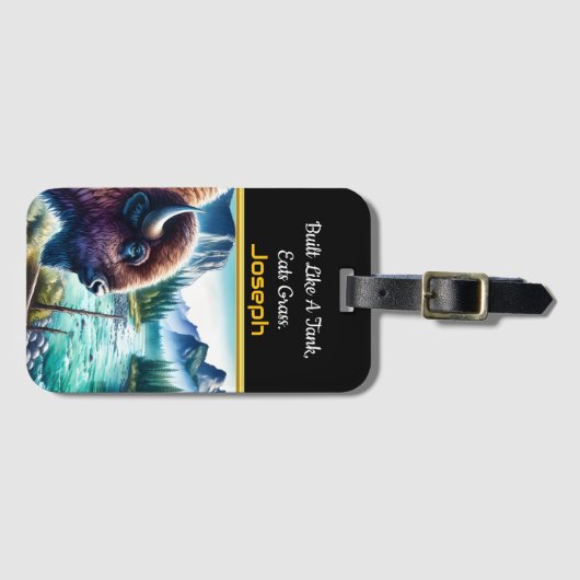 山の穏やかな川のそばのバッファロー ラゲッジタグ (正面横)