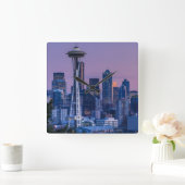 山の背後にレイニア。 スクエア壁時計 (ホーム)