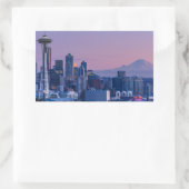 山の背後にレイニア。 長方形シール (バッグ)