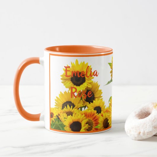 山の花ひまわりの太陽パーソナライズされた光 マグカップ (ドーナツ)