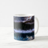 山の近くの木々 コーヒーマグカップ (正面右)