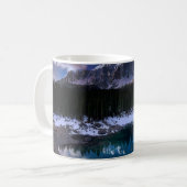 山の近くの木々 コーヒーマグカップ (正面左)