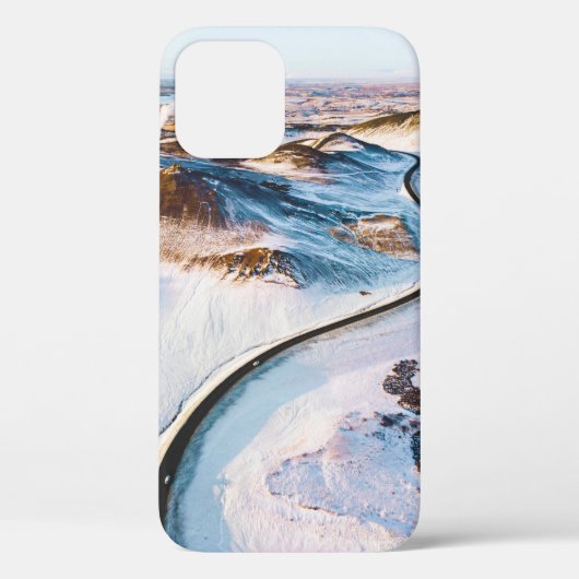 山の近くの道路の鳥の目写真 Case-Mate iPhoneケース (裏面)