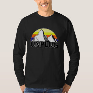 山の長袖のTシャツでプラグを抜いて下さい Tシャツ