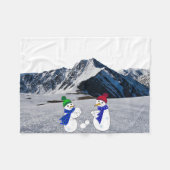 山の雪だるま フリースブランケット (正面(横))