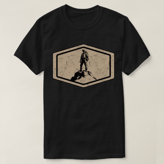 山の頂上の男 Tシャツ (デザイン正面)