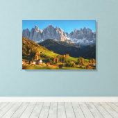 山の風景を持つ教会と村 キャンバスプリント (インサイチュ (ウッドフロア))