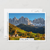 山の風景を持つ教会と村 ポストカード (正面/裏面)