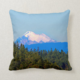 山の風景、木、雪、常緑樹 クッション