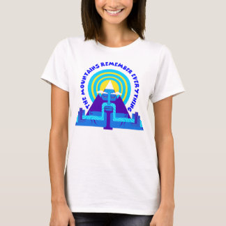 山は何でも覚えている Tシャツ
