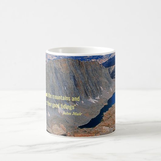 山を登る コーヒーマグカップ (中央)